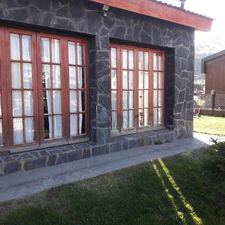 La Casa Del Mono Bed & Breakfast Ushuaia Bagian luar foto